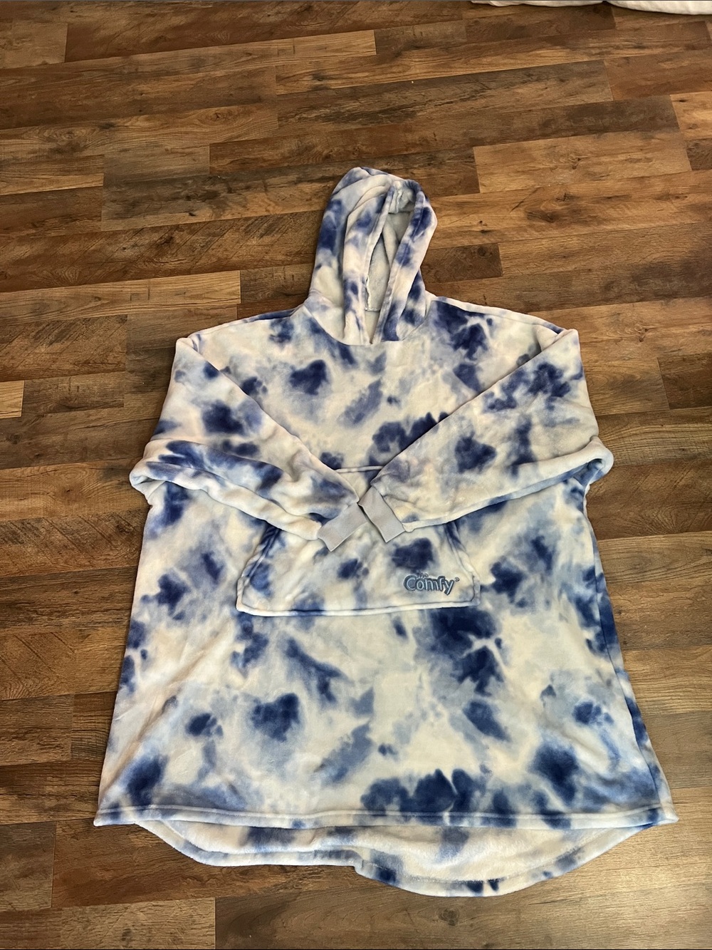 Comfy Blue Tie-Dye Hooded Wearable Blanket